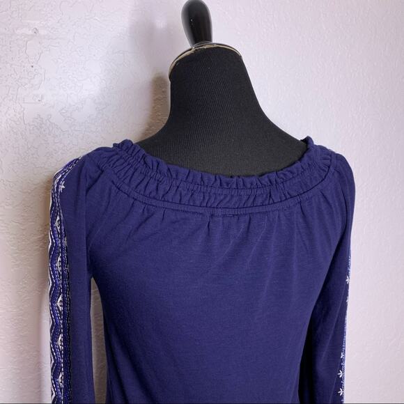 WHBM navy blue white embroidered peasant boho top size XXS - Picture 7 of 13